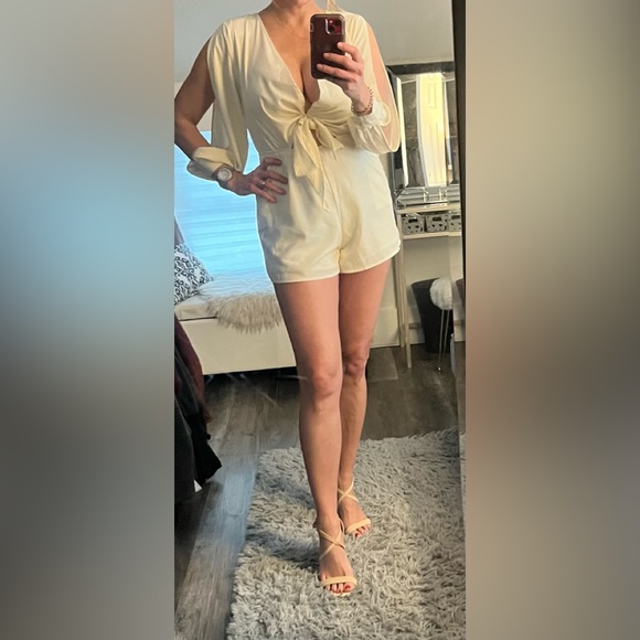 ⭐️ HOST PICK ⭐️ Sabo romper cream 6 P - Picture 7 of 11